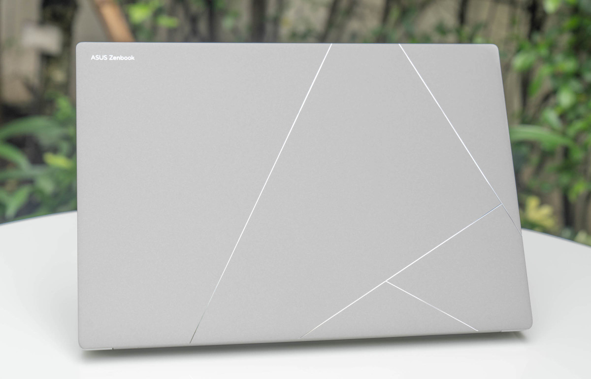 Laptop Dùng Chip Intel Đầu Tiên Đạt Chuẩn Copilot PC Bước Tiến Đột Phá Trong Công Nghệ Máy Tính